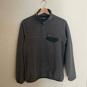 Grey Patagonia Synchilla fleece with Green piping